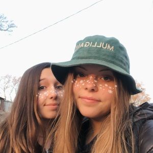 Meet your Posher, Maeve